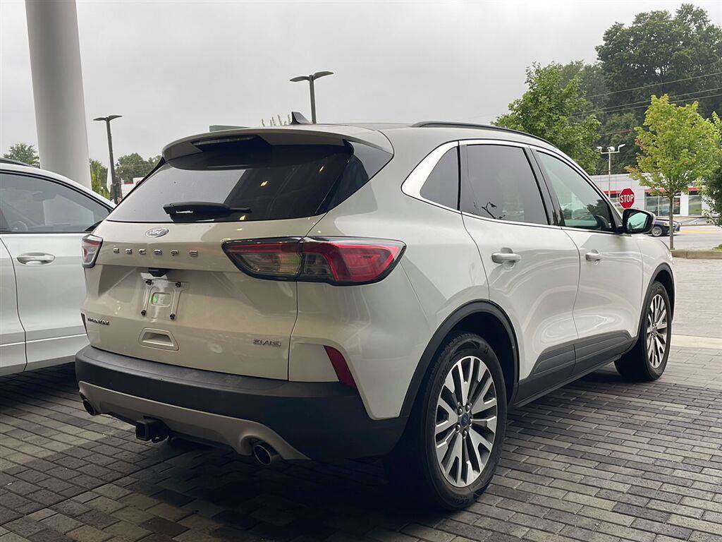 Used 2022 Ford Escape Titanium w/ Class II Trailer Tow Package AWD/4WD image 13
