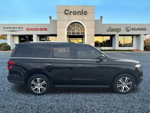 Used 2024 Ford Expedition Limited image 2