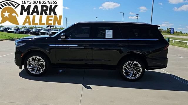Used 2025 Lincoln Navigator Reserve AWD/4WD image 5