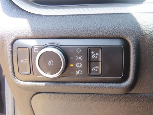 Certified 2023 Ford Explorer XLT w/ Equipment Group 202A RWD image 21