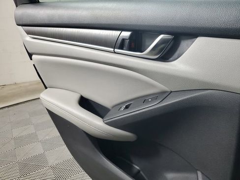 Used 2020 Honda Accord Touring image 17