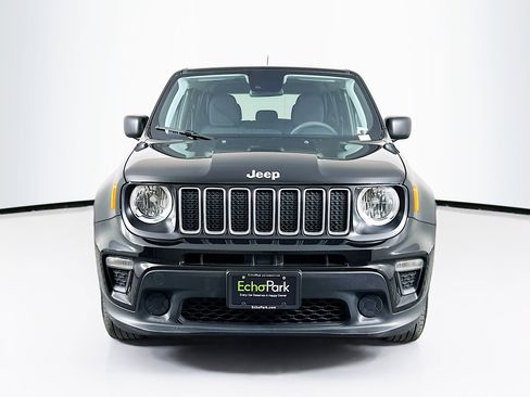 Used 2023 Jeep Renegade Latitude image 2