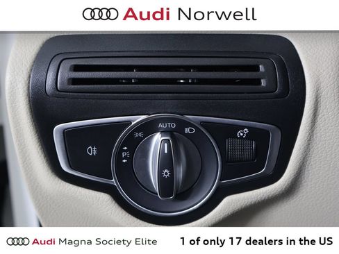 Used 2022 Mercedes-Benz GLC 300 4MATIC image 23