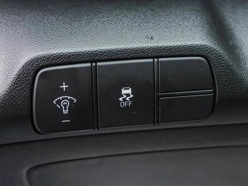 Certified 2024 Hyundai Elantra SEL image 13