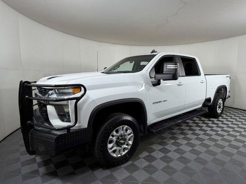 Used 2022 Chevrolet Silverado 2500 LT w/ Fleet Comfort Package AWD/4WD image 2