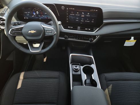 New 2026 Chevrolet Equinox LT FWD image 18