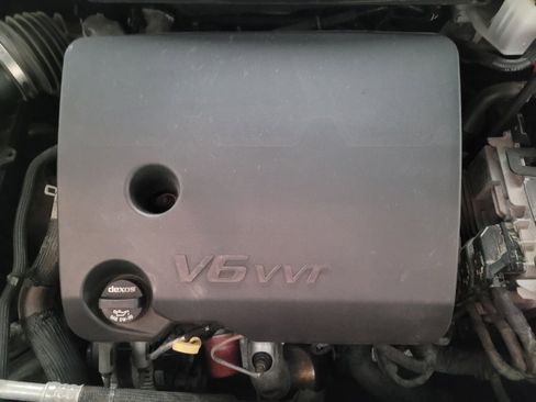 Used 2023 Chevrolet Traverse LT image 30