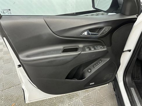 Used 2020 Chevrolet Equinox Premier image 11