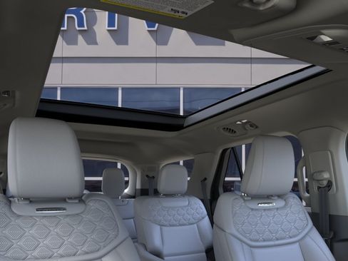 New 2026 Ford Explorer Platinum w/ LUX Leather Package AWD/4WD image 22