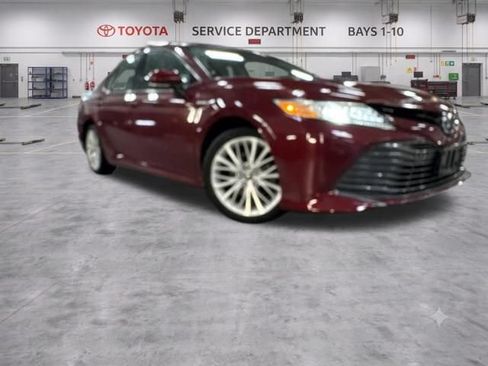 Used 2018 Toyota Camry XLE w/ Audio Package FWD image 4