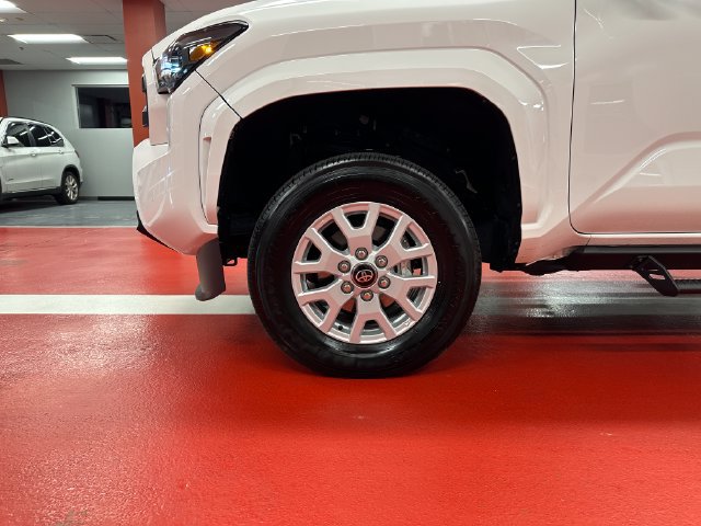 Used 2025 Toyota Tacoma SR w/ SR Upgrade Package AWD/4WD image 28