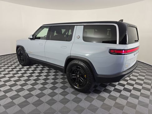 Used 2023 Rivian R1S Adventure image 3