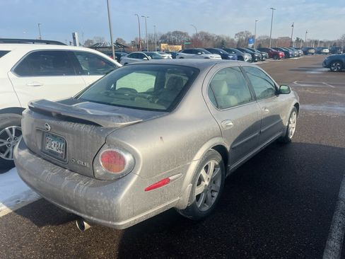 Used 2003 Nissan Maxima GLE image 3