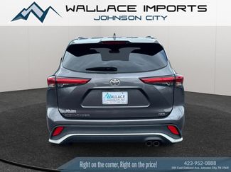 Used 2022 Toyota Highlander XSE FWD video 4