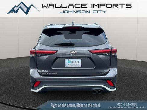 Used 2022 Toyota Highlander XSE FWD image 4