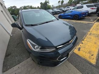 Certified 2022 Chevrolet Trax LT w/ LT Convenience Package image 1