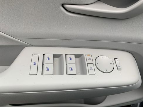 Used 2024 Hyundai Kona SEL image 13