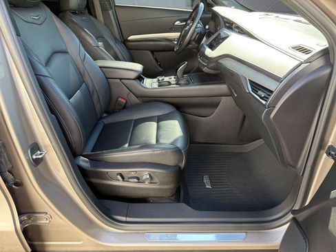 Certified 2023 Cadillac XT4 Premium Luxury FWD image 22