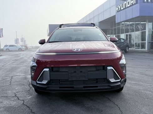Used 2024 Hyundai Kona SEL image 2
