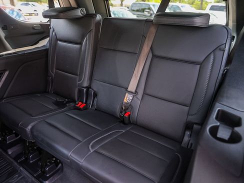 Used 2025 GMC Yukon Denali w/ Sun & Power Step Package AWD/4WD image 28