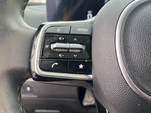 Used 2024 Kia Sorento S w/ Panoramic Sunroof Package image 19