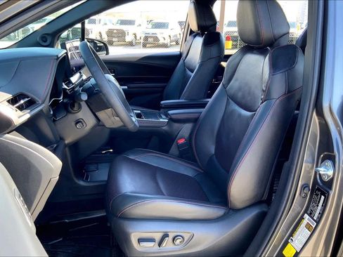 Used 2025 Toyota Sienna XSE image 8