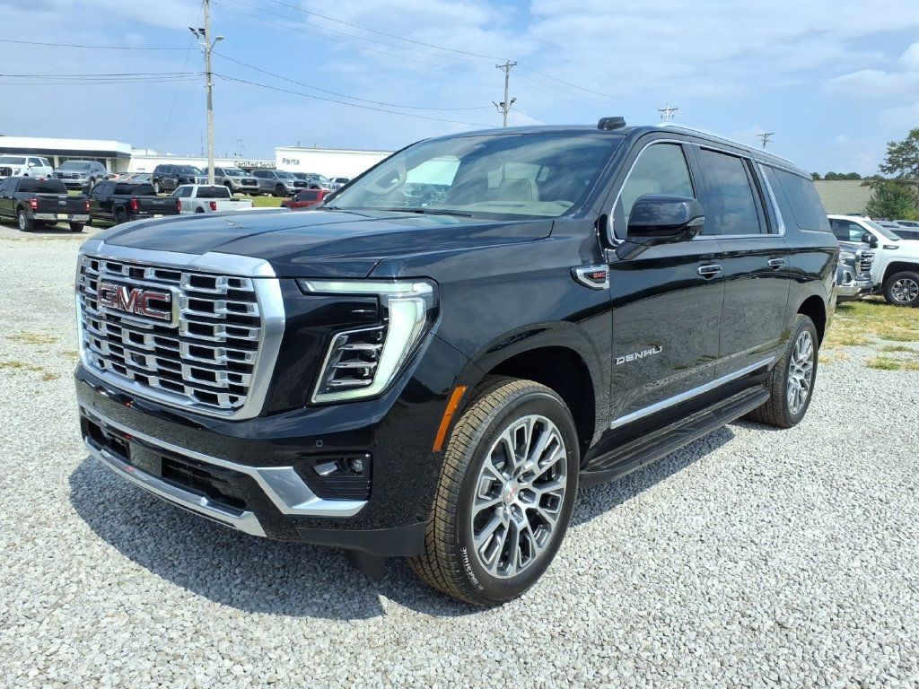 New 2026 GMC Yukon XL Denali w/ Advanced Technology Package AWD/4WD image 3