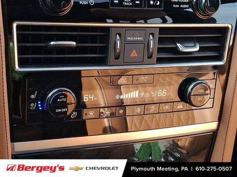 Used 2023 INFINITI QX80 Sensory w/ All-Season Package AWD/4WD image 21