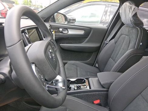New 2026 Volvo XC40 B5 Ultra w/ Protection Package Premier AWD/4WD image 9
