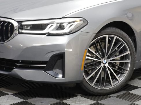 Used 2023 BMW 530i xDrive w/ Premium Package AWD/4WD image 3