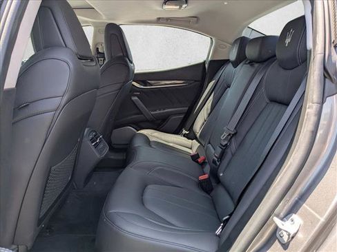 Used 2019 Maserati Ghibli S GranSport RWD image 17