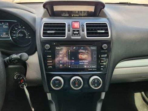 Used 2018 Subaru Forester 2.5i Premium AWD/4WD image 16