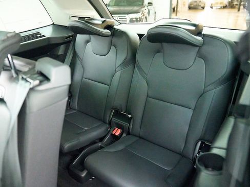 Certified 2024 Volvo XC90 B6 Plus w/ Protection Package Premier AWD/4WD image 23
