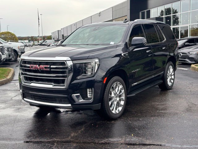 Used 2022 GMC Yukon SLT w/ SLT Premium Package AWD/4WD image 4