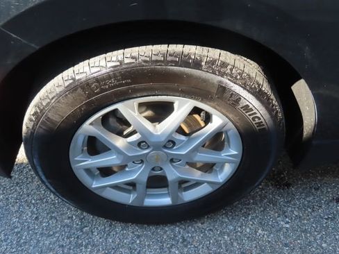 Used 2023 Chevrolet Equinox LT FWD image 17