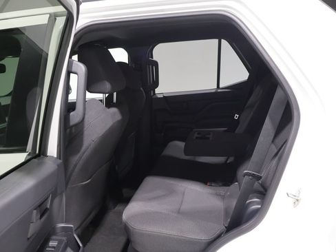 Used 2025 Toyota 4Runner SR5 AWD/4WD image 18