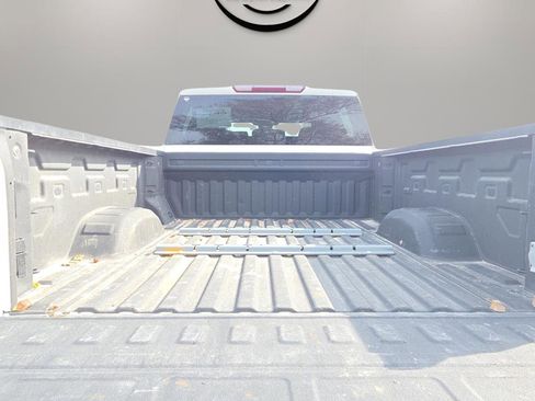 Used 2024 Chevrolet Silverado 2500 Custom w/ Custom Value Package image 14