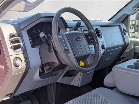 Used 2015 Ford F250 XLT image 9