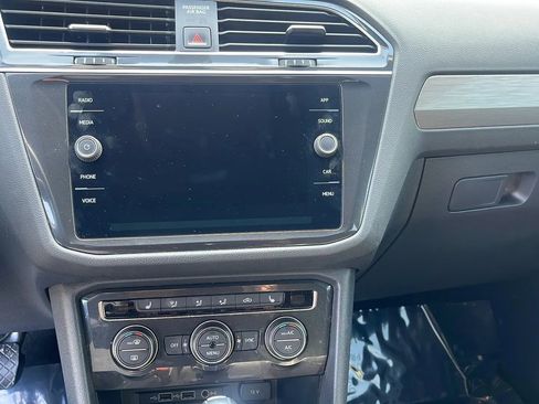 Used 2019 Volkswagen Tiguan SE image 15