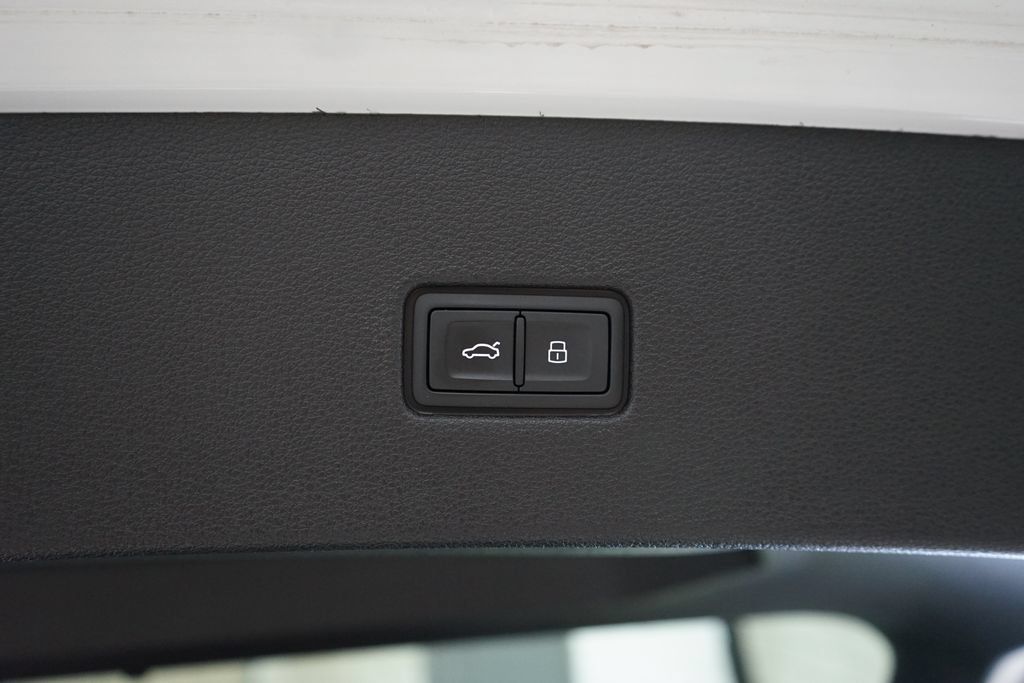 Used 2023 Audi Q8 Premium Plus AWD/4WD image 65