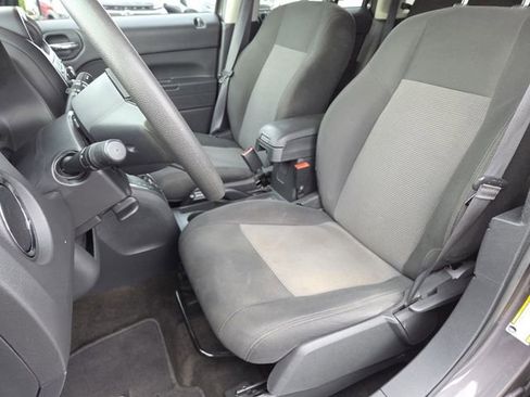 Used 2015 Jeep Patriot Sport FWD image 26