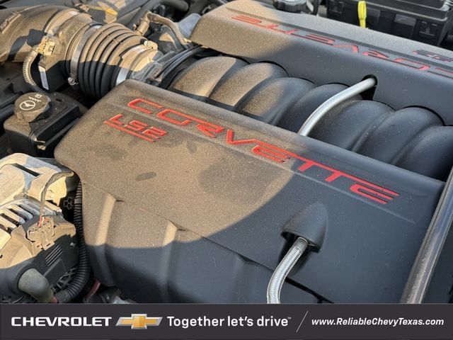 Used 2005 Chevrolet Corvette Coupe w/ Preferred Equipment Group RWD image 32