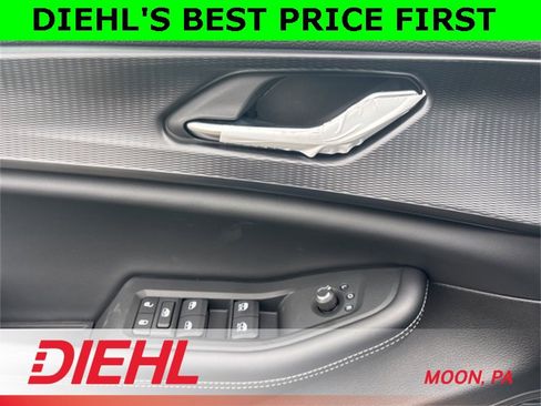 New 2025 Jeep Grand Cherokee L Altitude image 16