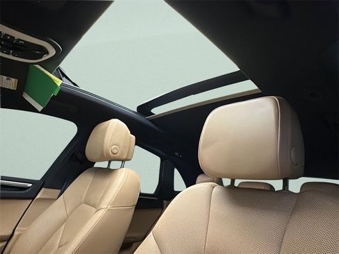 Used 2017 Porsche Macan image 12