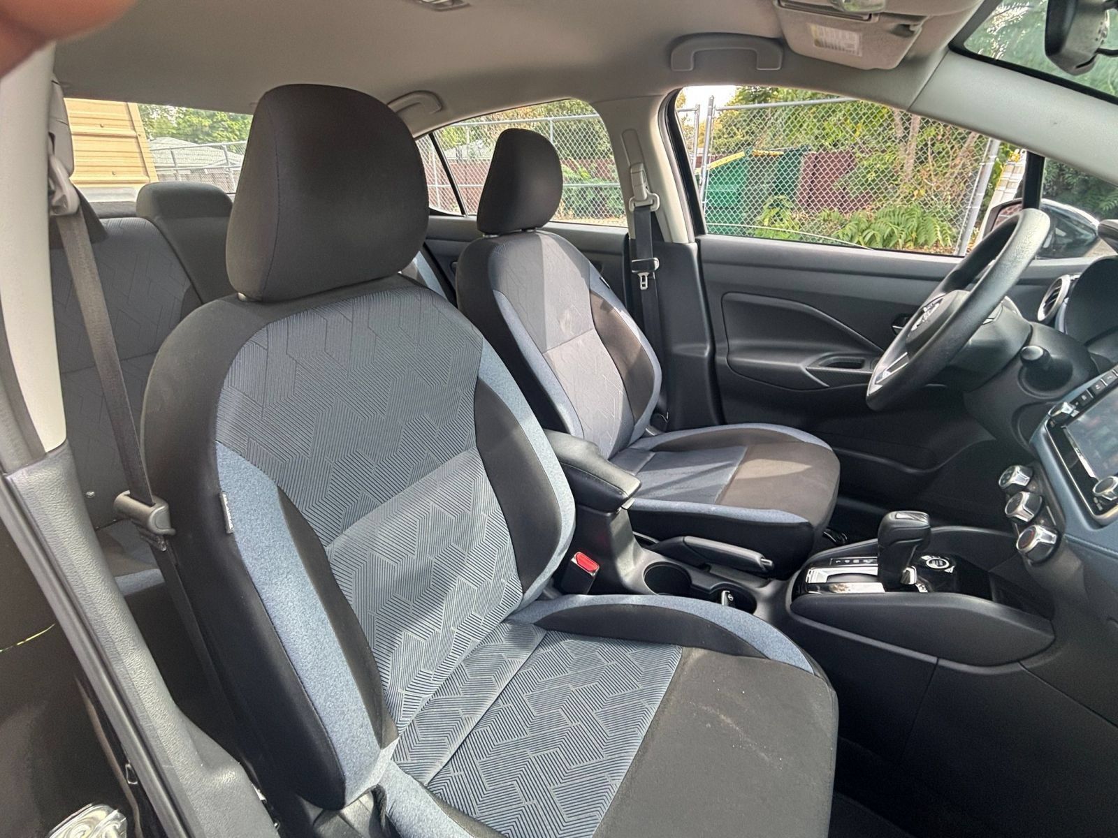 Used 2025 Nissan Versa SV FWD image 32