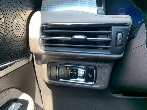 Used 2023 Lincoln Corsair FWD w/ Equipment Group 101A image 21