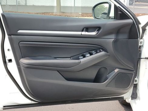 Certified 2023 Nissan Altima 2.5 SV w/ SV Premium Package AWD/4WD image 22