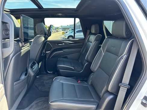 Certified 2023 Cadillac Escalade Sport AWD/4WD image 10