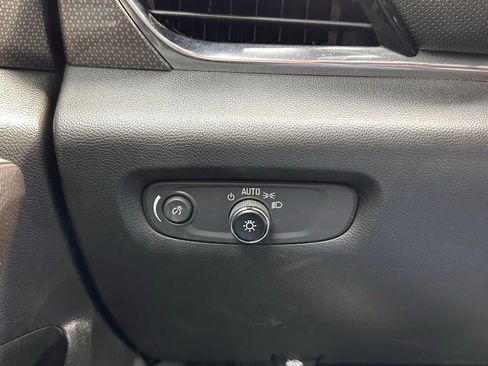 Used 2022 Chevrolet Traverse Premier w/ LPO, Floor Liner Package image 31