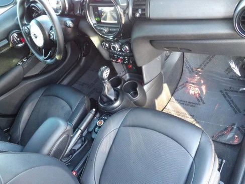 Used 2019 MINI Cooper 4-Door Hardtop image 23